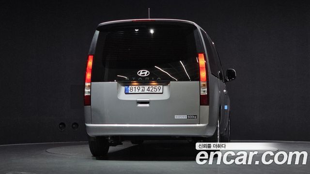 Hyundai Staria 2025 — photo 4
