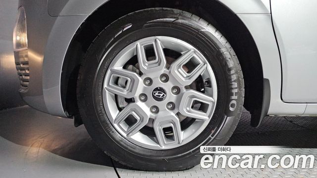 Hyundai Staria 2025 — photo 5