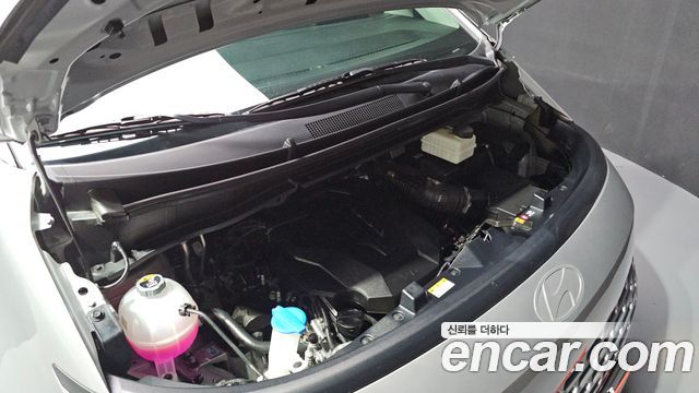 Hyundai Staria 2025 — photo 6