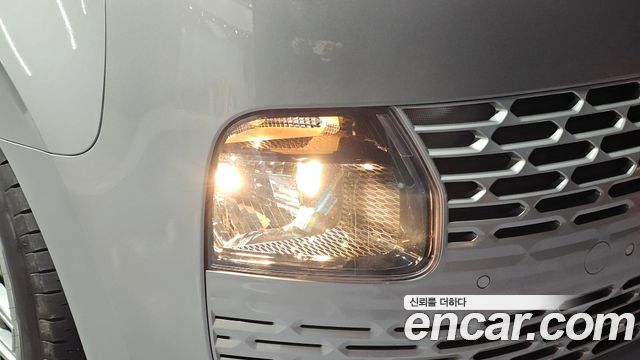 Hyundai Staria 2025 — photo 8