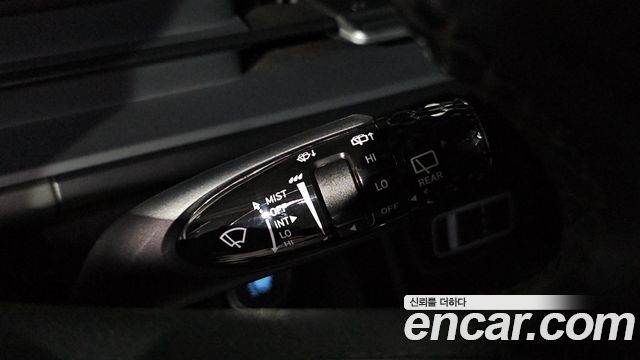 Hyundai Staria 2025 — photo 28