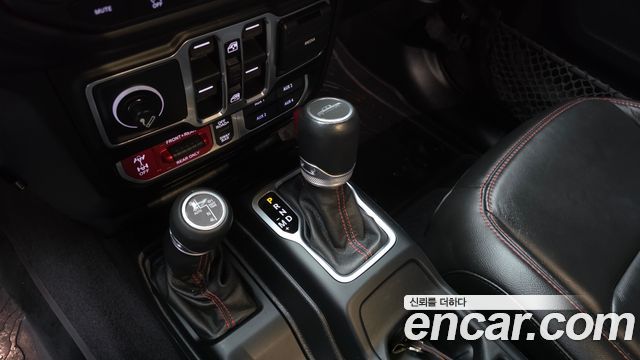 Jeep Gladiator 2021 — photo 12