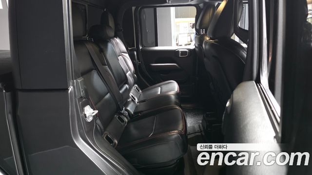 Jeep Gladiator 2021 — photo 18