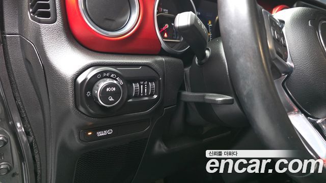 Jeep Gladiator 2021 — photo 25
