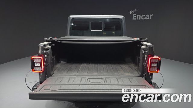 Jeep Gladiator 2021 — photo 26