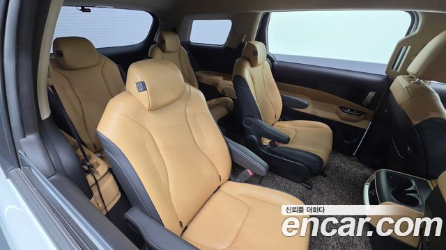 Kia Canival 2021 — photo 18
