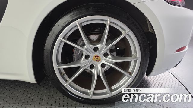 Porsche 718 2018 — photo 7