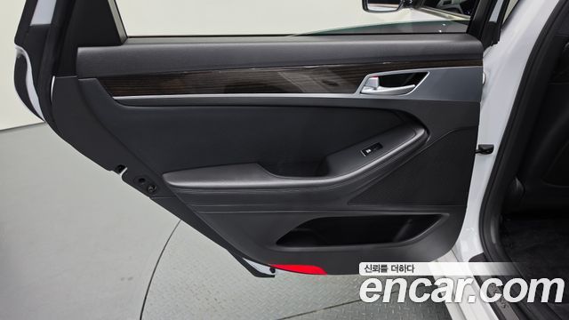 Genesis G80 2020 — photo 15