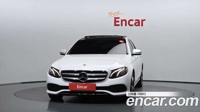 Mercedes-Benz E-Class 2019 — photo 3