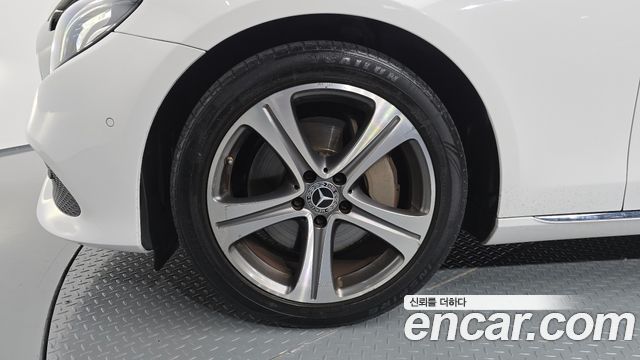 Mercedes-Benz E-Class 2019 — photo 5