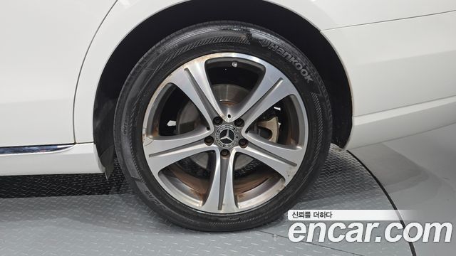 Mercedes-Benz E-Class 2019 — photo 7