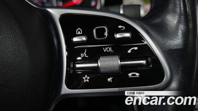 Mercedes-Benz E-Class 2019 — photo 30
