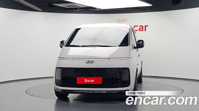 Hyundai Staria 2023 — photo 3
