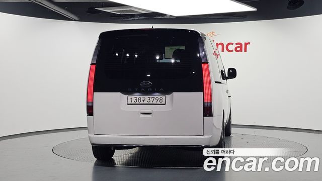 Hyundai Staria 2023 — photo 4
