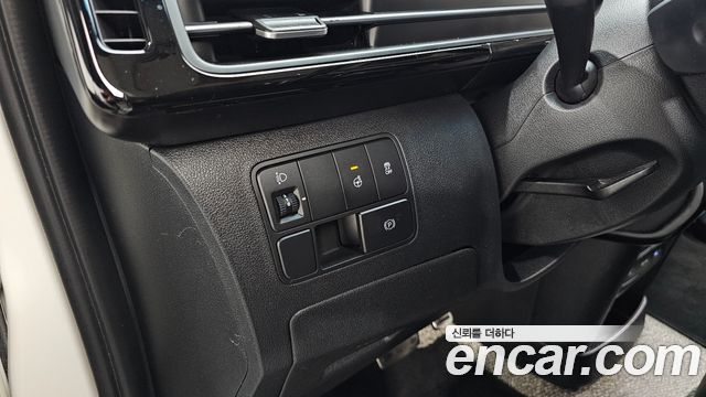 Hyundai Staria 2023 — photo 17