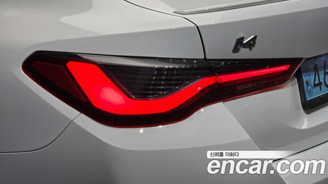 BMW i4 2024 — photo 9