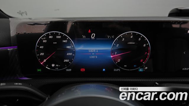 Mercedes-Benz A-Class 2024 — photo 11