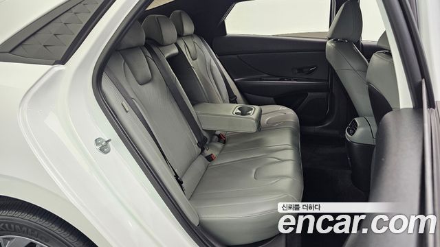 Hyundai AVANTE 2024 — photo 11