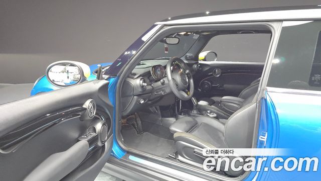 Mini Cooper 2024 — photo 13