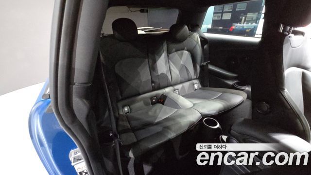 Mini Cooper 2024 — photo 17