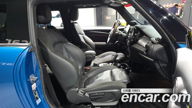Mini Cooper 2024 — photo 18