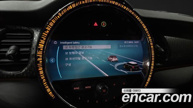 Mini Cooper 2024 — photo 21