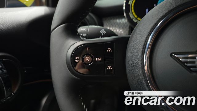 Mini Cooper 2024 — photo 31