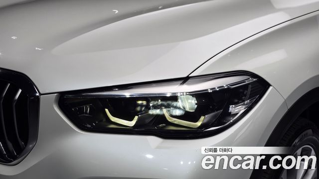 BMW X5 2019 — photo 8