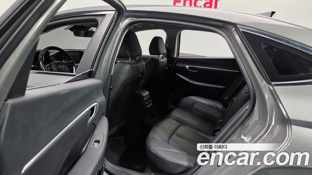 Hyundai Sonata 2022 — photo 11