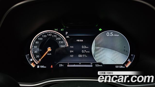 Genesis GV80 2021 — photo 11