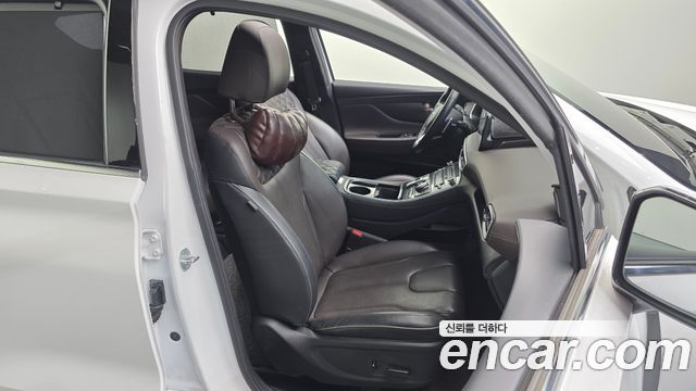 Hyundai Santafe 2022 — photo 17