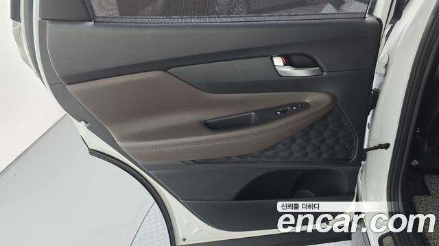 Hyundai Santafe 2022 — photo 15