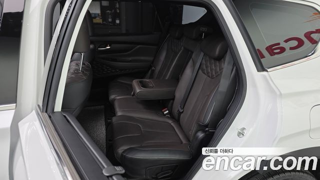 Hyundai Santafe 2022 — photo 16