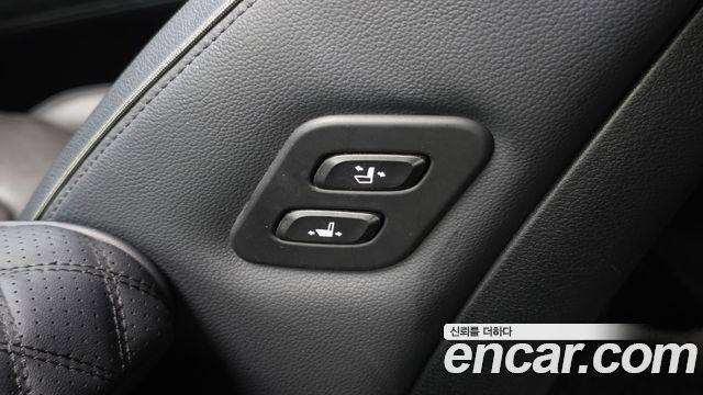 Hyundai Santafe 2022 — photo 31