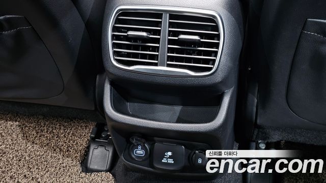Hyundai Santafe 2019 — photo 27