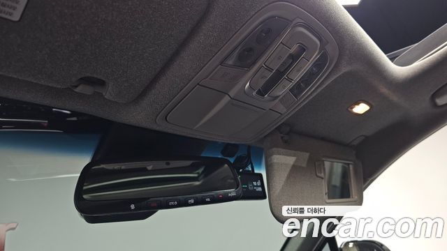 Hyundai Santafe 2019 — photo 32