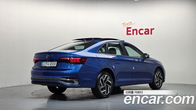 Volkswagen Jetta 2023 — photo 2