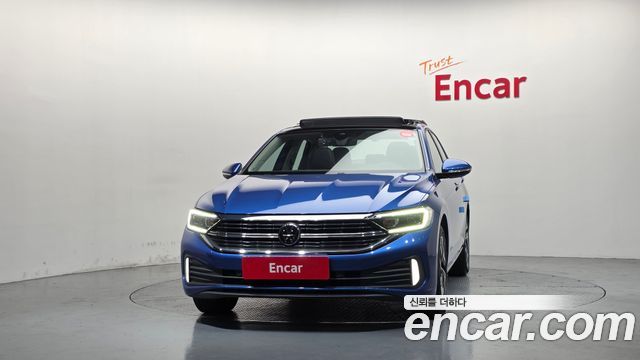 Volkswagen Jetta 2023 — photo 3