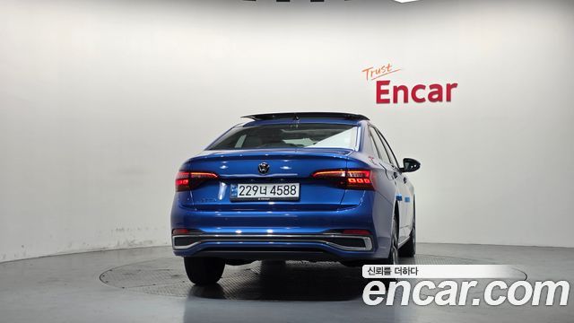 Volkswagen Jetta 2023 — photo 4