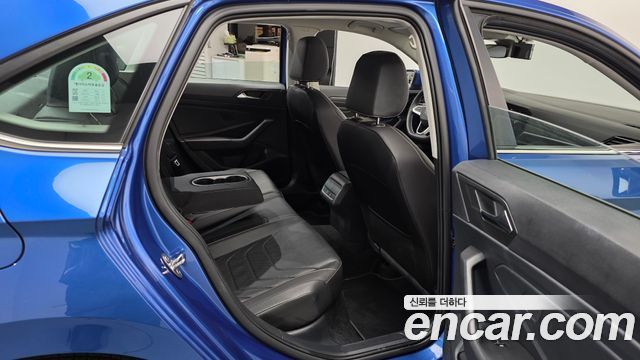 Volkswagen Jetta 2023 — photo 17