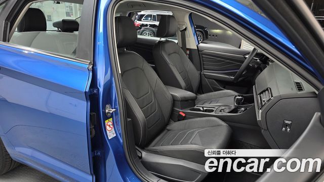 Volkswagen Jetta 2023 — photo 16
