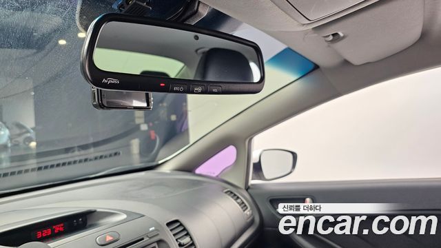 Kia K3 2014 — photo 25