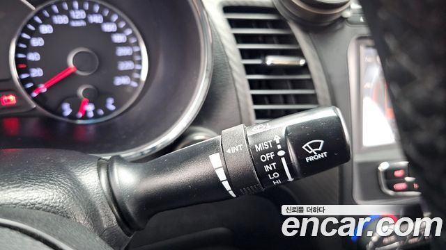 Kia K3 2014 — photo 28