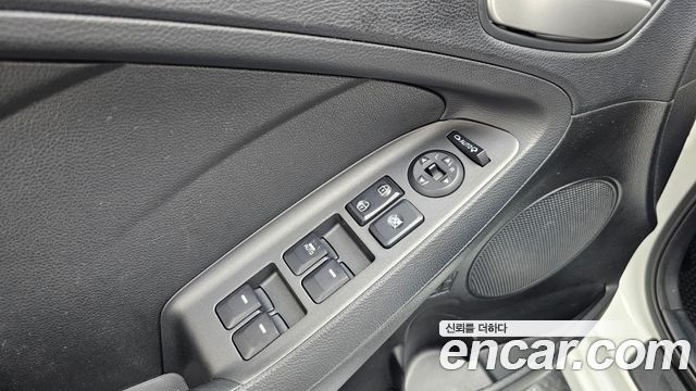 Kia K3 2014 — photo 29