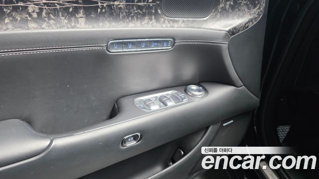Genesis G90 2022 — photo 26