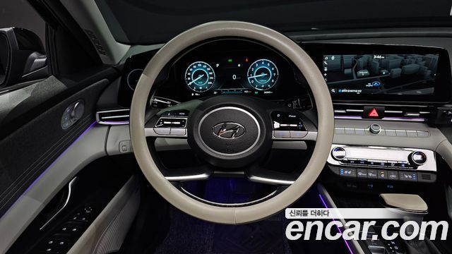Hyundai AVANTE 2023 — photo 19