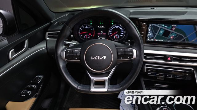 Kia K5 2023 — photo 19