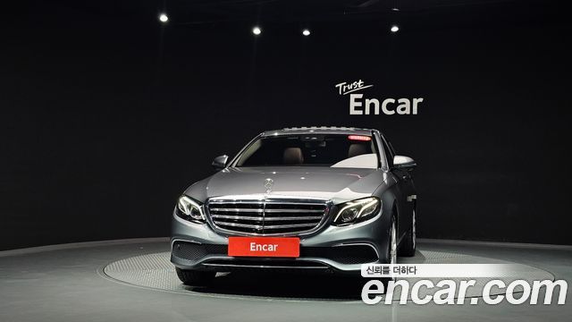 Mercedes-Benz E-Class 2018 — photo 3