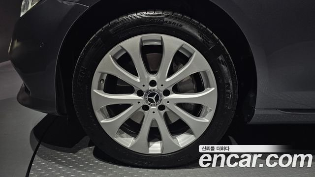 Mercedes-Benz E-Class 2018 — photo 5