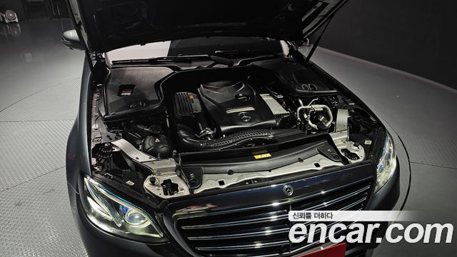Mercedes-Benz E-Class 2018 — photo 6